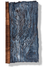 "Esrito en la naturaleza I", 2012, tinta sobre corteza de rbol, 36 x 20 cm